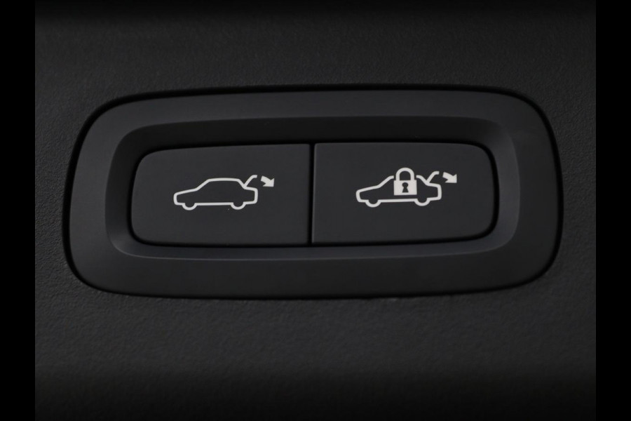 Lynk & Co 01 1.5 Plug In | Panoramadak | Infinity by Harman | 360 camera | Adaptive cruise | Stoelverwarming | Carplay | Memory | Full LED