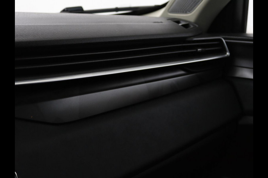 Lynk & Co 01 1.5 Plug In | Panoramadak | Infinity by Harman | 360 camera | Adaptive cruise | Stoelverwarming | Carplay | Memory | Full LED