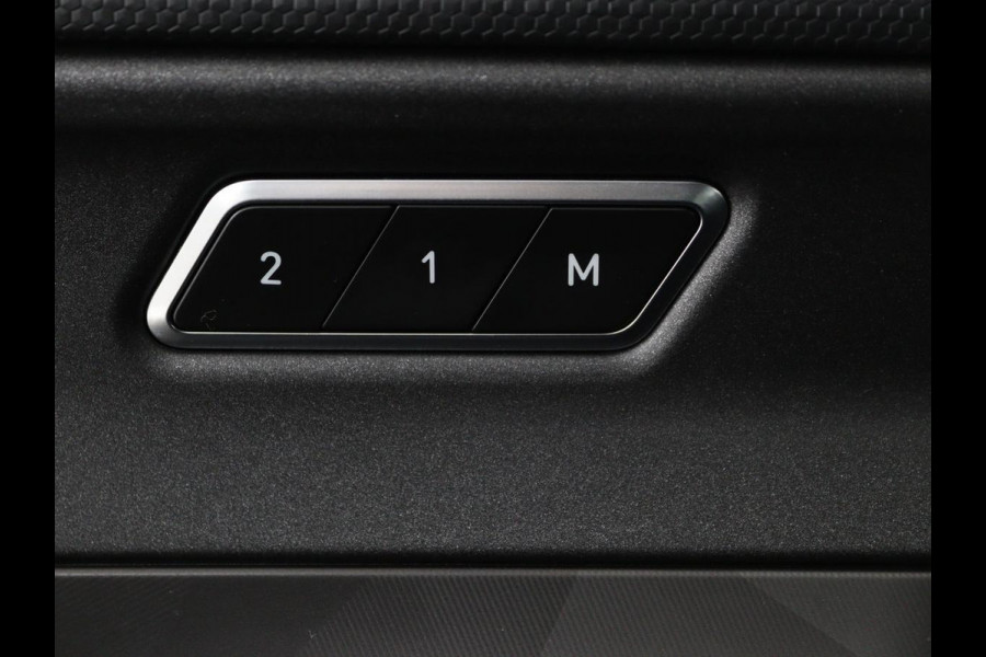 Lynk & Co 01 1.5 Plug In | Panoramadak | Infinity by Harman | 360 camera | Adaptive cruise | Stoelverwarming | Carplay | Memory | Full LED