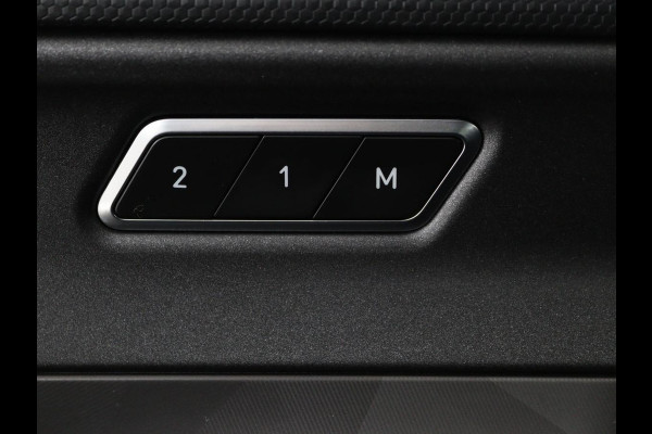 Lynk & Co 01 1.5 Plug In | Panoramadak | Infinity by Harman | 360 camera | Adaptive cruise | Stoelverwarming | Carplay | Memory | Full LED