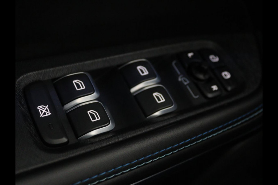 Lynk & Co 01 1.5 Plug In | Panoramadak | Infinity by Harman | 360 camera | Adaptive cruise | Stoelverwarming | Carplay | Memory | Full LED