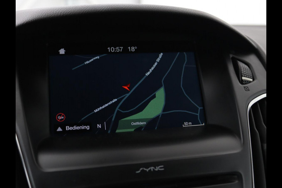Ford Focus 1.0 EcoBoost 140pk ST-Line | Stoel & stuurverwarming | Xenon | Carplay | Navigatie | Climate control | Parkeerhulp | Cruise control