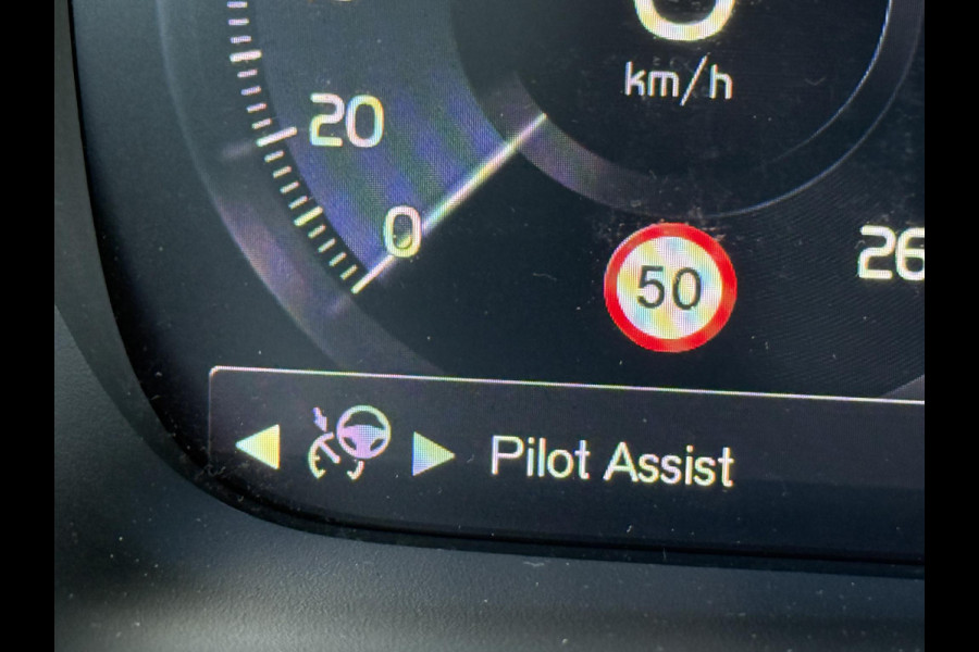Volvo XC40 1.5 T5 Recharge Bus. Pro Pano|El.Trekhaak|Harman Kardon|Cam