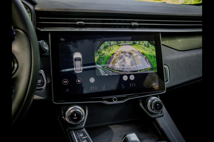 Lynk & Co 01 1.5 Plug-In Hybrid 262pk BLACKED OUT