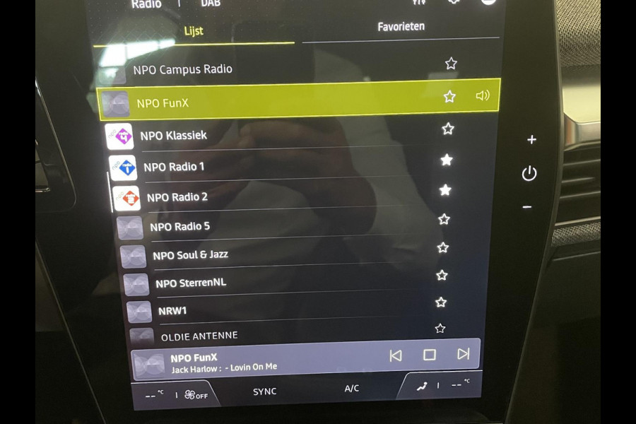 Renault Mégane E-Tech EV60 Optimum Charge Evolution Climate control Navigatie Cruise Control Parkeersensoren LED Keyless Apple Carplay/ Android Auto