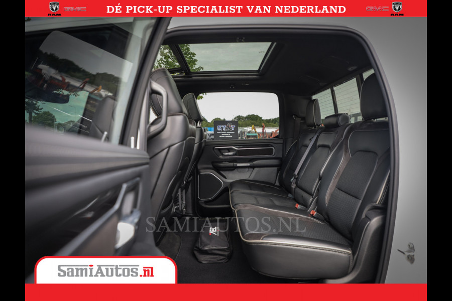 Dodge Ram 1500 Laramie Night Edition | 5.7V8 4X4 | Sport Line met Panorama dak en Camera en veel meer | Luxe Leder | Comfortabele Dubbele Cabine met Royale 5 Zitplaatsen |