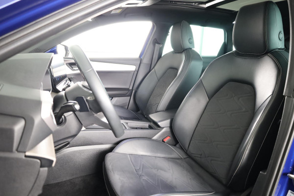 Seat Leon Sportstourer 1.4 TSI eHybrid Xcellence 204pk | Panoramadak | Trekhaak | Adaptieve cruise controle | Parkeersensoren