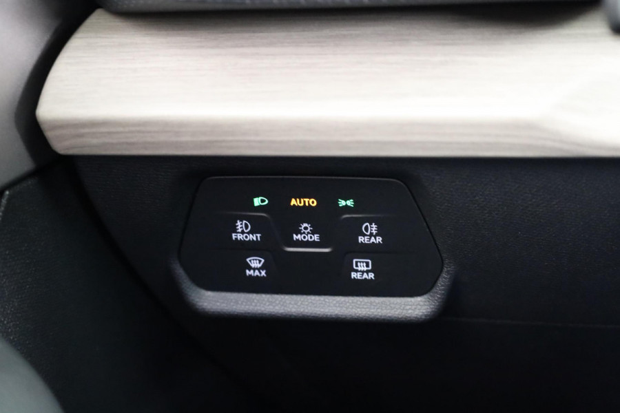 Seat Leon Sportstourer 1.4 TSI eHybrid Xcellence 204pk | Panoramadak | Trekhaak | Adaptieve cruise controle | Parkeersensoren