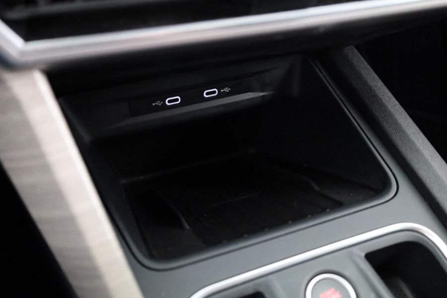 Seat Leon Sportstourer 1.4 TSI eHybrid Xcellence 204pk | Panoramadak | Trekhaak | Adaptieve cruise controle | Parkeersensoren