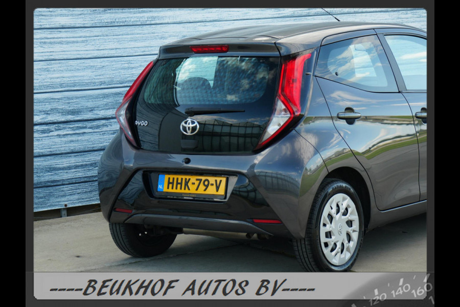 Toyota Aygo 1.0 VVT-i x-joy Automaat Carplay Bluetooth Cam