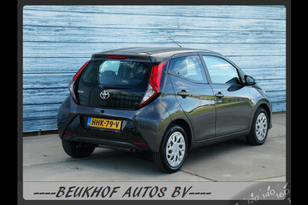 Toyota Aygo 1.0 VVT-i x-joy Automaat Carplay Bluetooth Cam