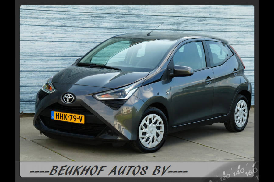 Toyota Aygo 1.0 VVT-i x-joy Automaat Carplay Bluetooth Cam