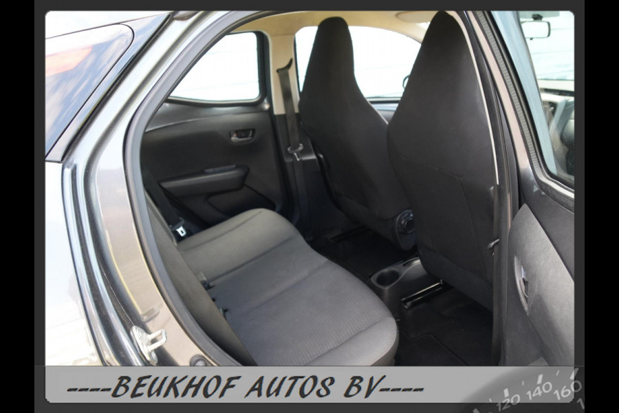 Toyota Aygo 1.0 VVT-i x-joy Automaat Carplay Bluetooth Cam