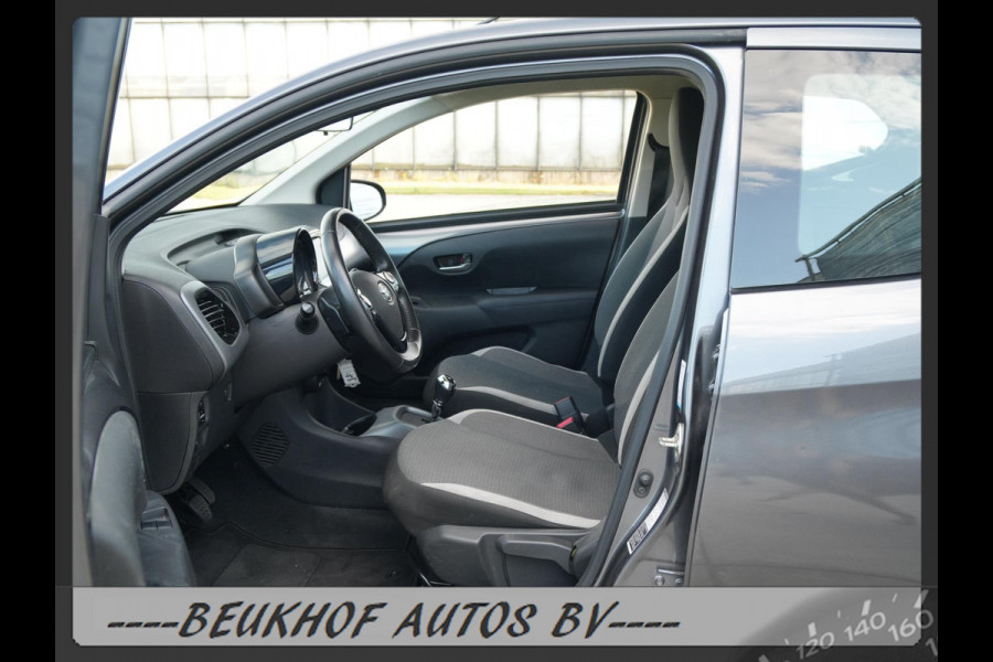 Toyota Aygo 1.0 VVT-i x-joy Automaat Carplay Bluetooth Cam