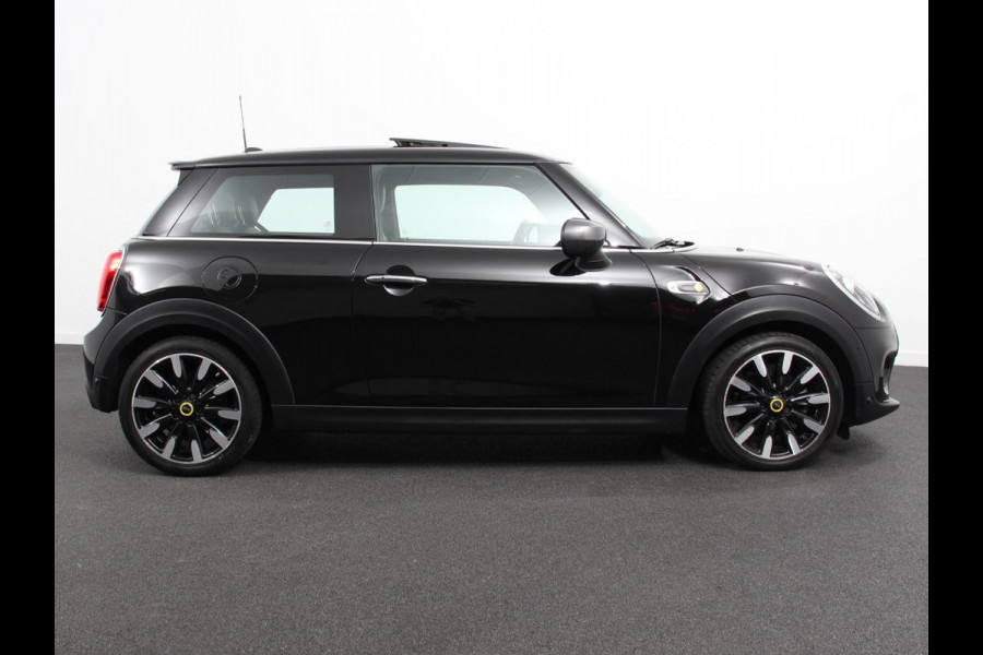 MINI Mini Electric Yours 33 kWh Leder Climate Control Cruise Control Navigatie Camera Harman Kardon Panoramadak Stoelverwarming