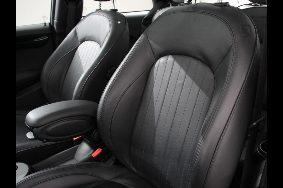 MINI Mini Electric Yours 33 kWh Leder Climate Control Cruise Control Navigatie Camera Harman Kardon Panoramadak Stoelverwarming