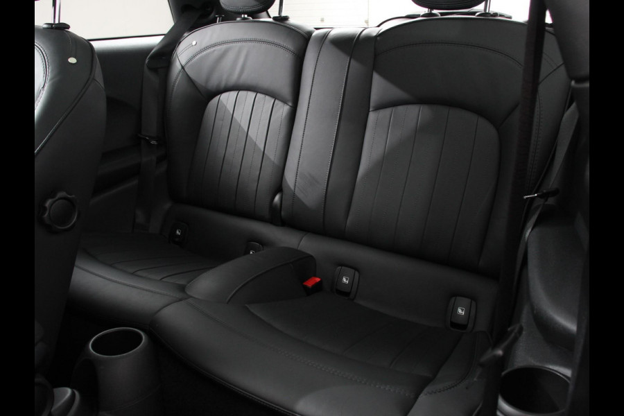 MINI Mini Electric Yours 33 kWh Leder Climate Control Cruise Control Navigatie Camera Harman Kardon Panoramadak Stoelverwarming