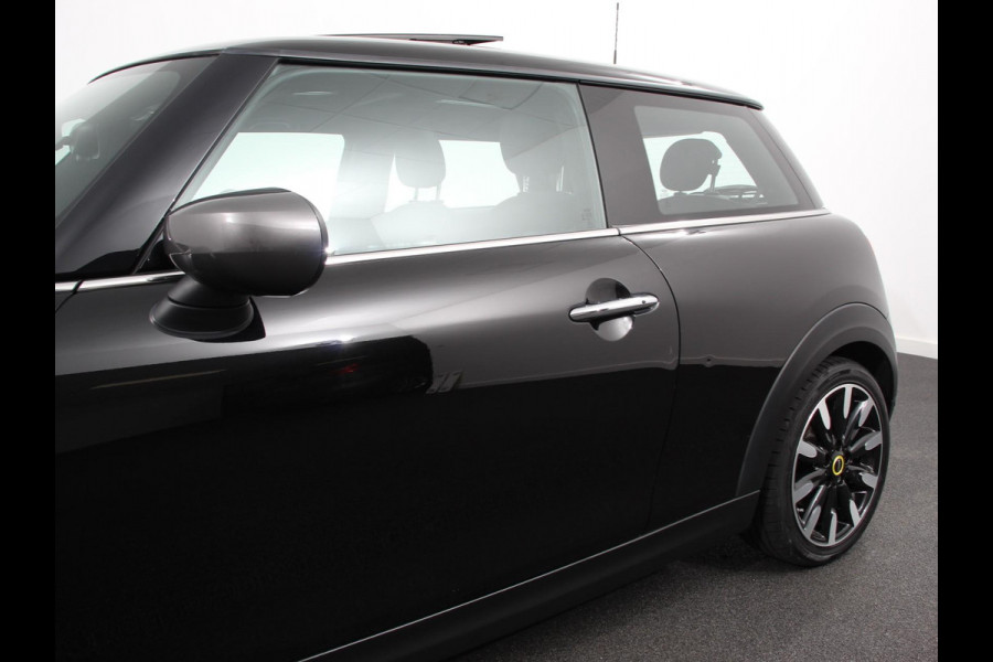 MINI Mini Electric Yours 33 kWh Leder Climate Control Cruise Control Navigatie Camera Harman Kardon Panoramadak Stoelverwarming