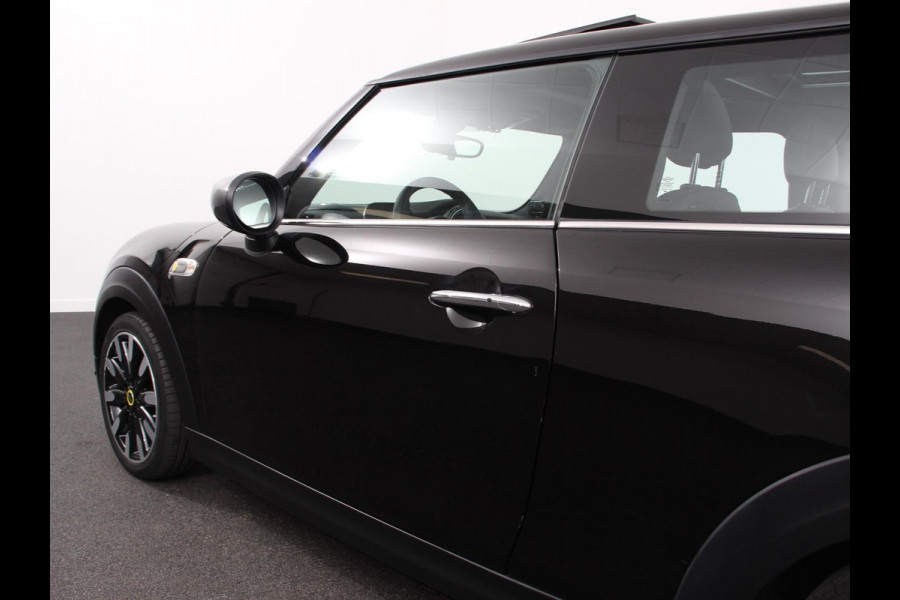 MINI Mini Electric Yours 33 kWh Leder Climate Control Cruise Control Navigatie Camera Harman Kardon Panoramadak Stoelverwarming