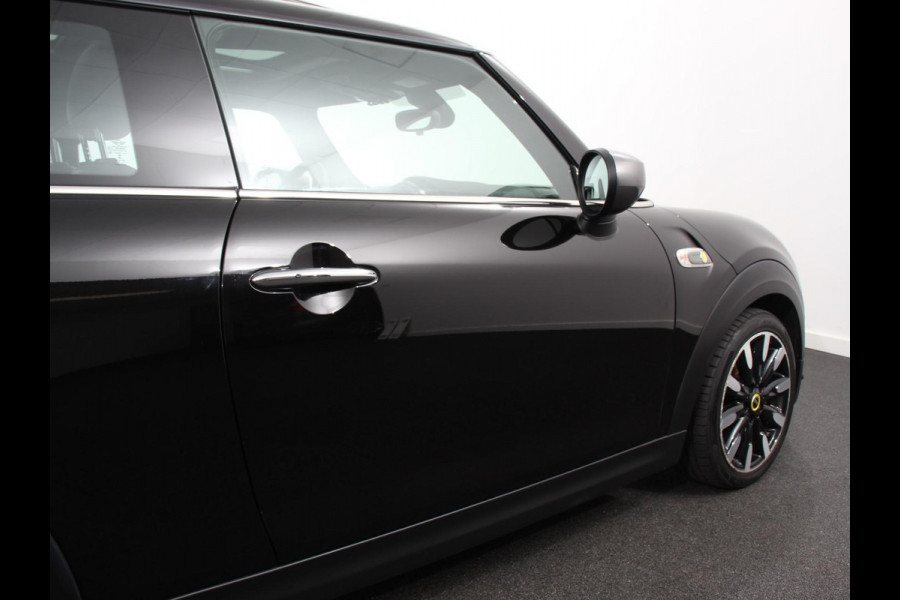 MINI Mini Electric Yours 33 kWh Leder Climate Control Cruise Control Navigatie Camera Harman Kardon Panoramadak Stoelverwarming