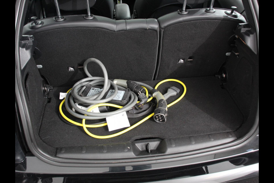MINI Mini Electric Yours 33 kWh Leder Climate Control Cruise Control Navigatie Camera Harman Kardon Panoramadak Stoelverwarming