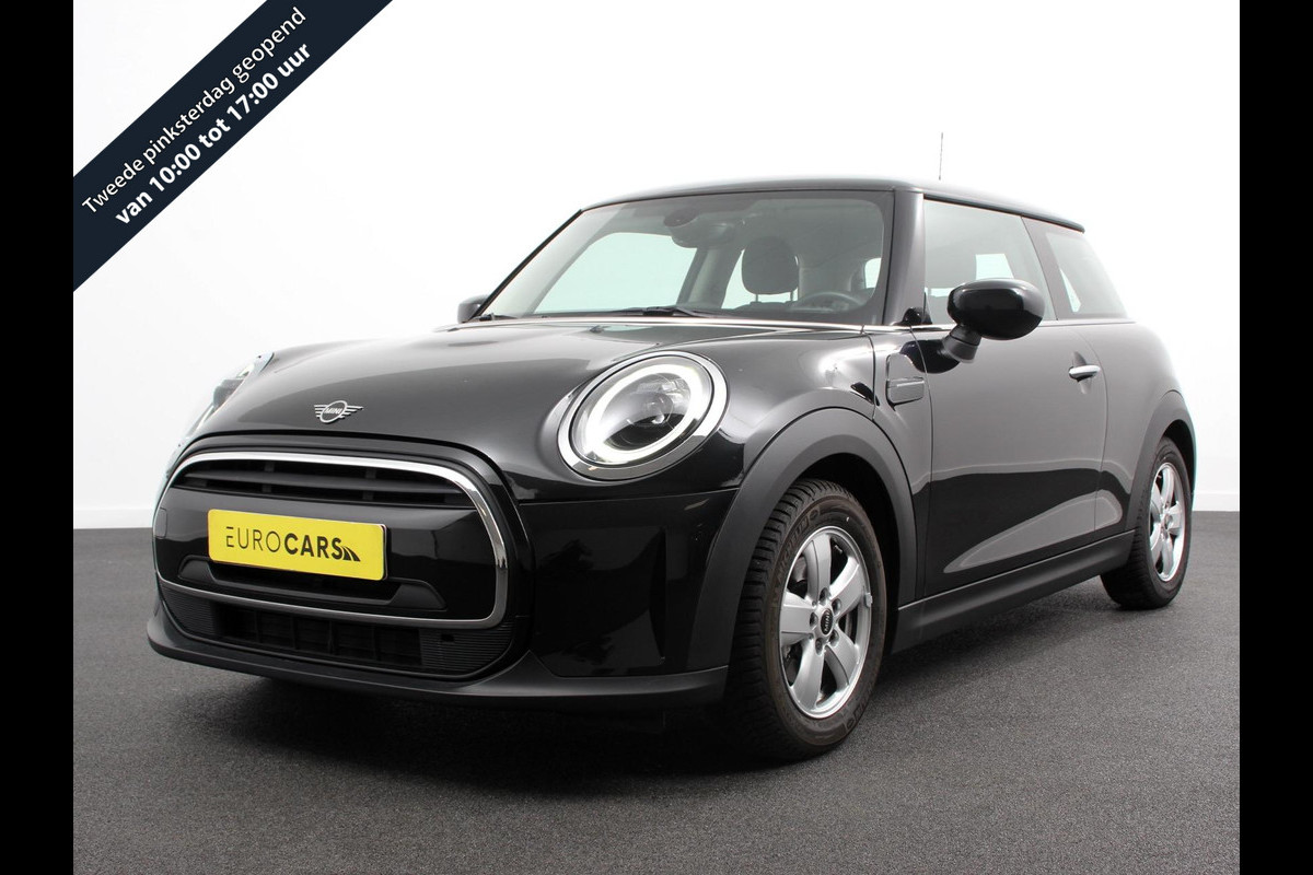 MINI Mini 1.5 Cooper Essential Trim Climate control Navigatie Cruise control LED Parkeersensoren Apple carplay/ Android Auto Lichtmetalen velgen MINI Mini 1.5 Cooper Essential Trim Climate control Navigatie Cruise control LED Parkeersensoren Apple carplay/ Android Auto Lichtmetalen velgen