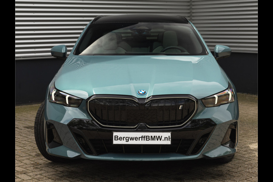 BMW i5 Touring eDrive40 M-Sport Pro - Pano - Onderstel Prof - Bowers & Wilkins