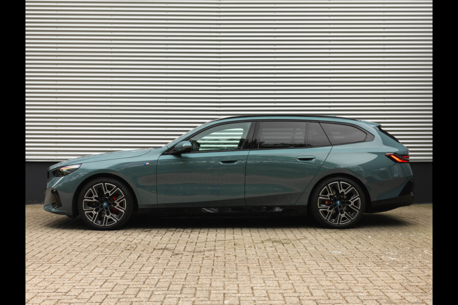 BMW i5 Touring eDrive40 M-Sport Pro - Pano - Onderstel Prof - Bowers & Wilkins