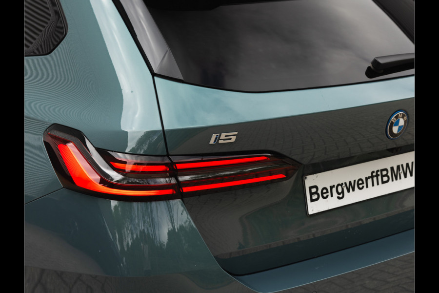 BMW i5 Touring eDrive40 M-Sport Pro - Pano - Onderstel Prof - Bowers & Wilkins