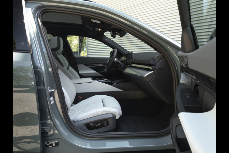 BMW i5 Touring eDrive40 M-Sport Pro - Pano - Onderstel Prof - Bowers & Wilkins