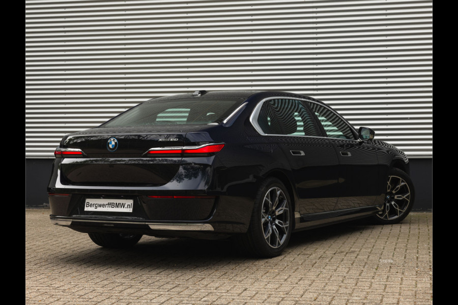 BMW i7 xDrive60 - Stoelverwarming voor + achter - Head-up Display - 106kWh