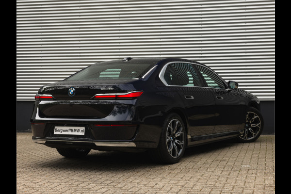 BMW i7 xDrive60 - Stoelverwarming voor + achter - Head-up Display - 106kWh