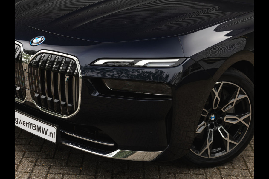 BMW i7 xDrive60 - Stoelverwarming voor + achter - Head-up Display - 106kWh