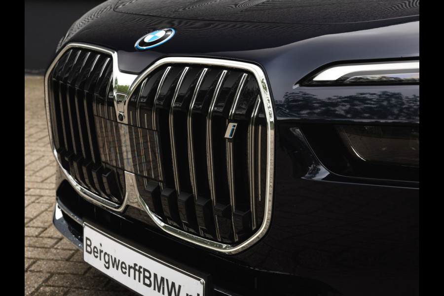 BMW i7 xDrive60 - Stoelverwarming voor + achter - Head-up Display - 106kWh