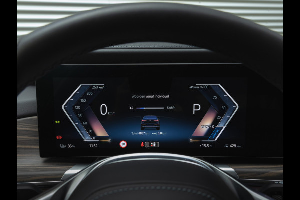 BMW i7 xDrive60 - Stoelverwarming voor + achter - Head-up Display - 106kWh