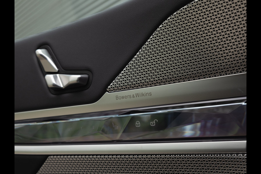 BMW i7 xDrive60 - Stoelverwarming voor + achter - Head-up Display - 106kWh