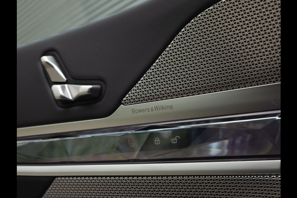 BMW i7 xDrive60 - Stoelverwarming voor + achter - Head-up Display - 106kWh