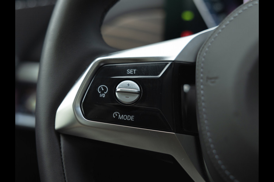 BMW i7 xDrive60 - Stoelverwarming voor + achter - Head-up Display - 106kWh