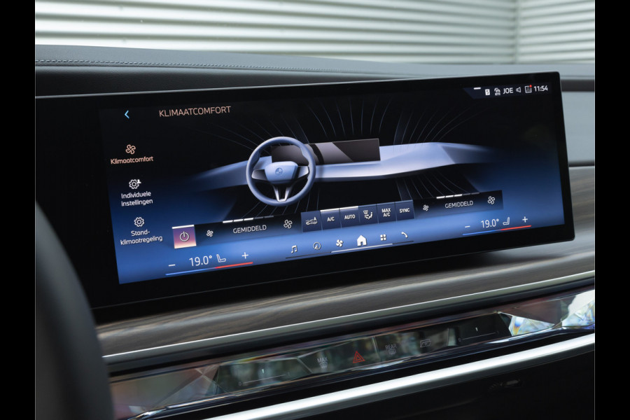 BMW i7 xDrive60 - Stoelverwarming voor + achter - Head-up Display - 106kWh
