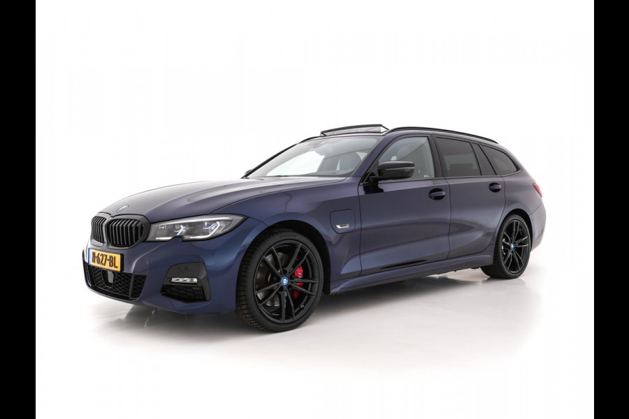 BMW 3 Serie Touring 330e Business Edition Plus M-Sportpack (INCL-BTW) *PANO | VERNASCA-FULL-LEATHER | HEAD-UP | FULL-LED | DIGI-COCKPIT | NAVI-FULLMAP | HEATED-SPORTSEATS | HIFI-SOUND | CAMERA | AMBIENT-LIGHT | TOWBAR | 19''ALU*
