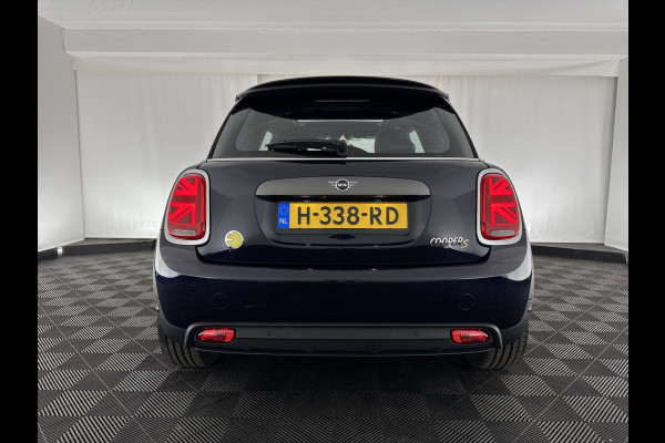 MINI Mini Electric Yours 33 kWh [ 3-Fase ] (INCL-BTW) *PANO | LUXURY-LEATHER | HARMAN/KARDON-AUDIO | FULL-LED | KEYLESS | CAMERA | NAVI-FULLMAP | DIGI-COCKPIT | DAB | HEAD-UP | HEATED-SPORTSEATS | 17"ALU*