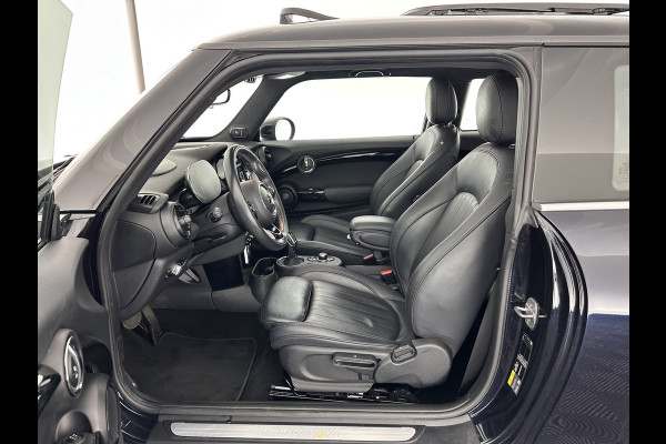 MINI Mini Electric Yours 33 kWh [ 3-Fase ] (INCL-BTW) *PANO | LUXURY-LEATHER | HARMAN/KARDON-AUDIO | FULL-LED | KEYLESS | CAMERA | NAVI-FULLMAP | DIGI-COCKPIT | DAB | HEAD-UP | HEATED-SPORTSEATS | 17"ALU*