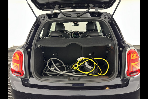 MINI Mini Electric Yours 33 kWh [ 3-Fase ] (INCL-BTW) *PANO | LUXURY-LEATHER | HARMAN/KARDON-AUDIO | FULL-LED | KEYLESS | CAMERA | NAVI-FULLMAP | DIGI-COCKPIT | DAB | HEAD-UP | HEATED-SPORTSEATS | 17"ALU*