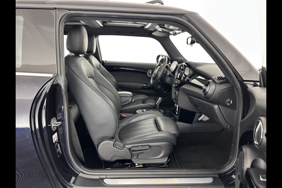 MINI Mini Electric Yours 33 kWh [ 3-Fase ] (INCL-BTW) *PANO | LUXURY-LEATHER | HARMAN/KARDON-AUDIO | FULL-LED | KEYLESS | CAMERA | NAVI-FULLMAP | DIGI-COCKPIT | DAB | HEAD-UP | HEATED-SPORTSEATS | 17"ALU*