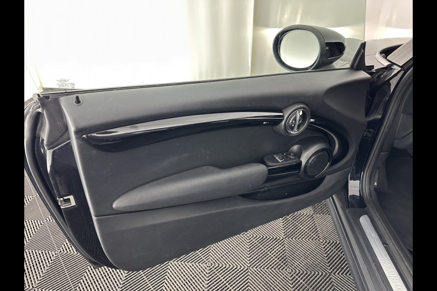 MINI Mini Electric Yours 33 kWh [ 3-Fase ] (INCL-BTW) *PANO | LUXURY-LEATHER | HARMAN/KARDON-AUDIO | FULL-LED | KEYLESS | CAMERA | NAVI-FULLMAP | DIGI-COCKPIT | DAB | HEAD-UP | HEATED-SPORTSEATS | 17"ALU*