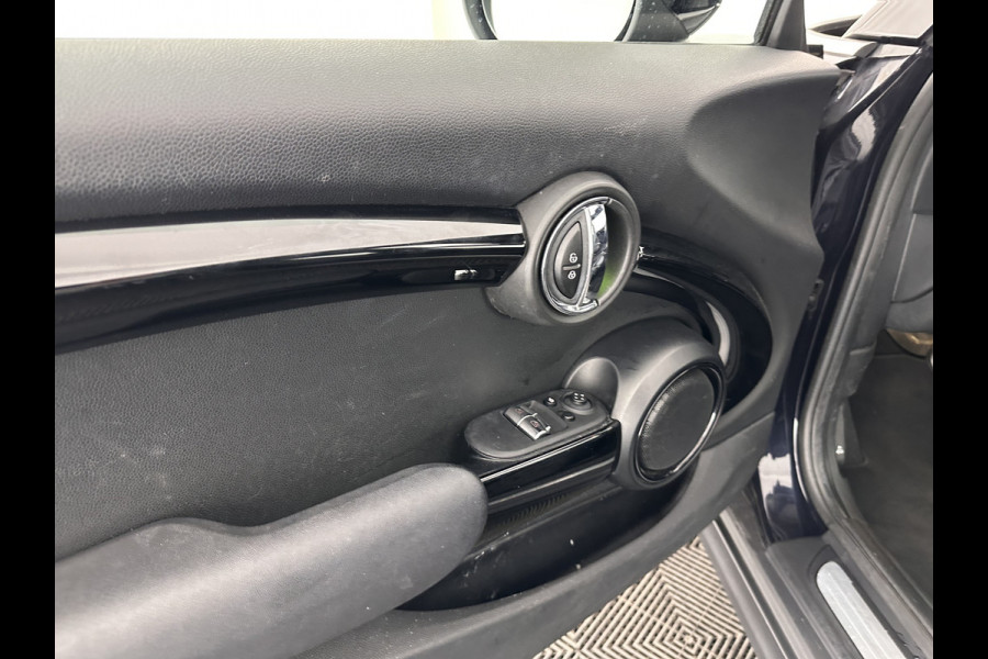MINI Mini Electric Yours 33 kWh [ 3-Fase ] (INCL-BTW) *PANO | LUXURY-LEATHER | HARMAN/KARDON-AUDIO | FULL-LED | KEYLESS | CAMERA | NAVI-FULLMAP | DIGI-COCKPIT | DAB | HEAD-UP | HEATED-SPORTSEATS | 17"ALU*