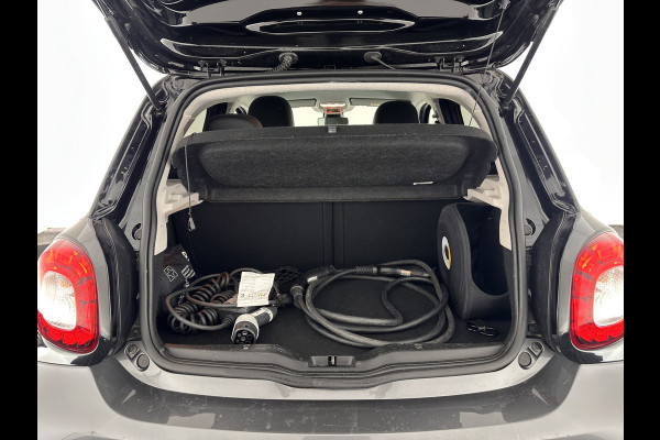 Smart Forfour EQ Business Solution 18 kWh [ 3-Fase ] ( INCL-BTW ) Aut. *FULL-LEATHER | NAVI-FULLMAP | HEATED-COMFORTSEATS | CRUISE | AIRCO | AMBIENT-LIGHT | 15''ALU*