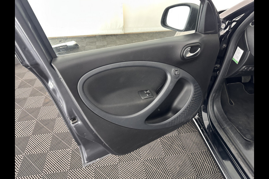 Smart Forfour EQ Business Solution 18 kWh [ 3-Fase ] ( INCL-BTW ) Aut. *FULL-LEATHER | NAVI-FULLMAP | HEATED-COMFORTSEATS | CRUISE | AIRCO | AMBIENT-LIGHT | 15''ALU*