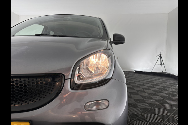 Smart Forfour EQ Business Solution 18 kWh [ 3-Fase ] ( INCL-BTW ) Aut. *FULL-LEATHER | NAVI-FULLMAP | HEATED-COMFORTSEATS | CRUISE | AIRCO | AMBIENT-LIGHT | 15''ALU*