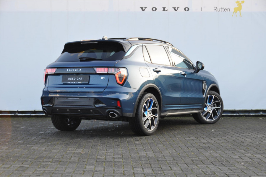 Lynk & Co 01 / 360 Camera / Adaptieve cruise control / Elektrische stoelen / BLIS / Stoelverwarming / Elektrische achterklep / Climate control / Parkeersensoren met camera / Regensensor / Keyless entry /